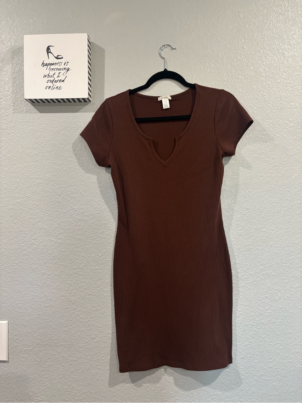 Bozzolo Brown Ribbed V-Notch Short Sleeve Mini Dress